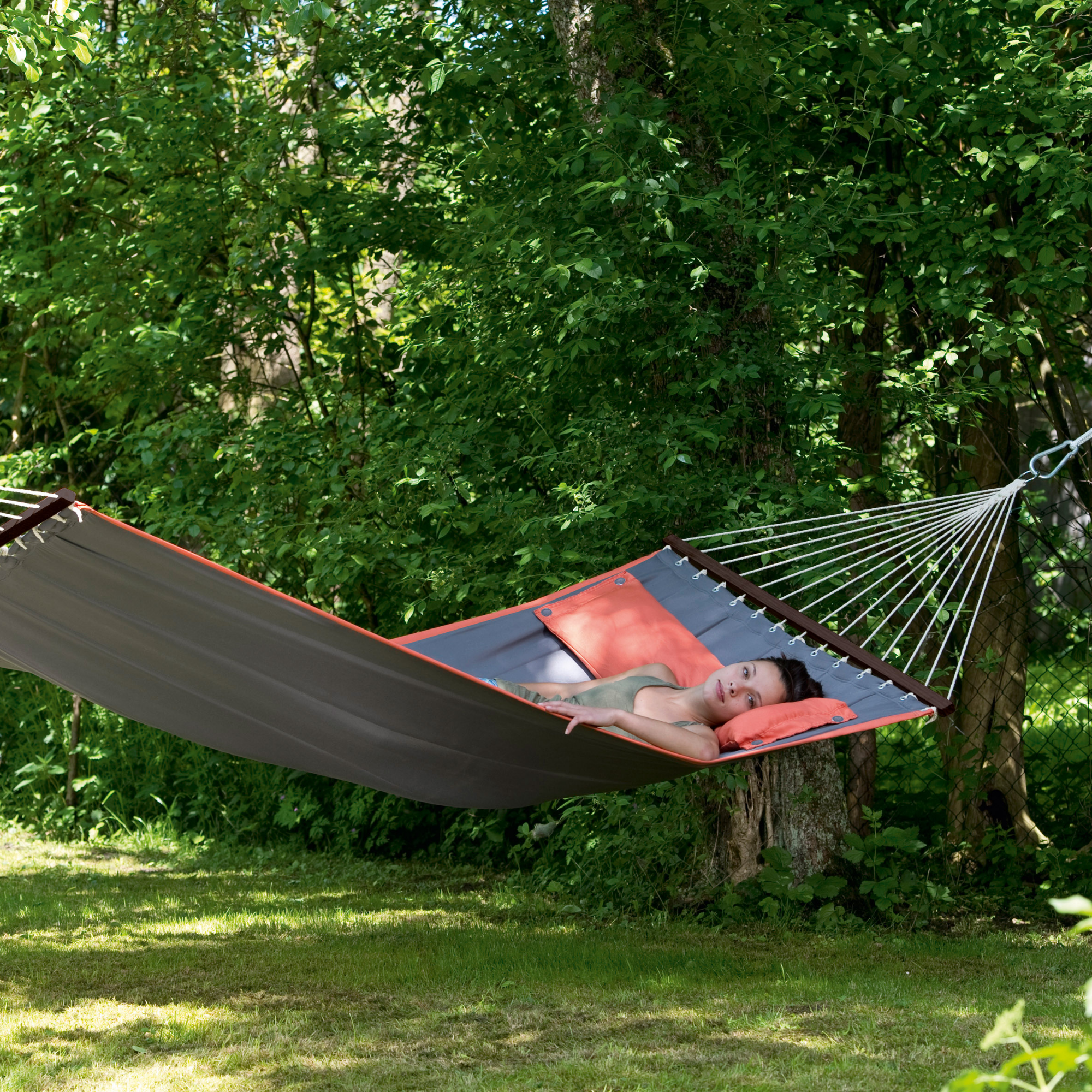 American Dream Grey Hammock with Spreader Bar