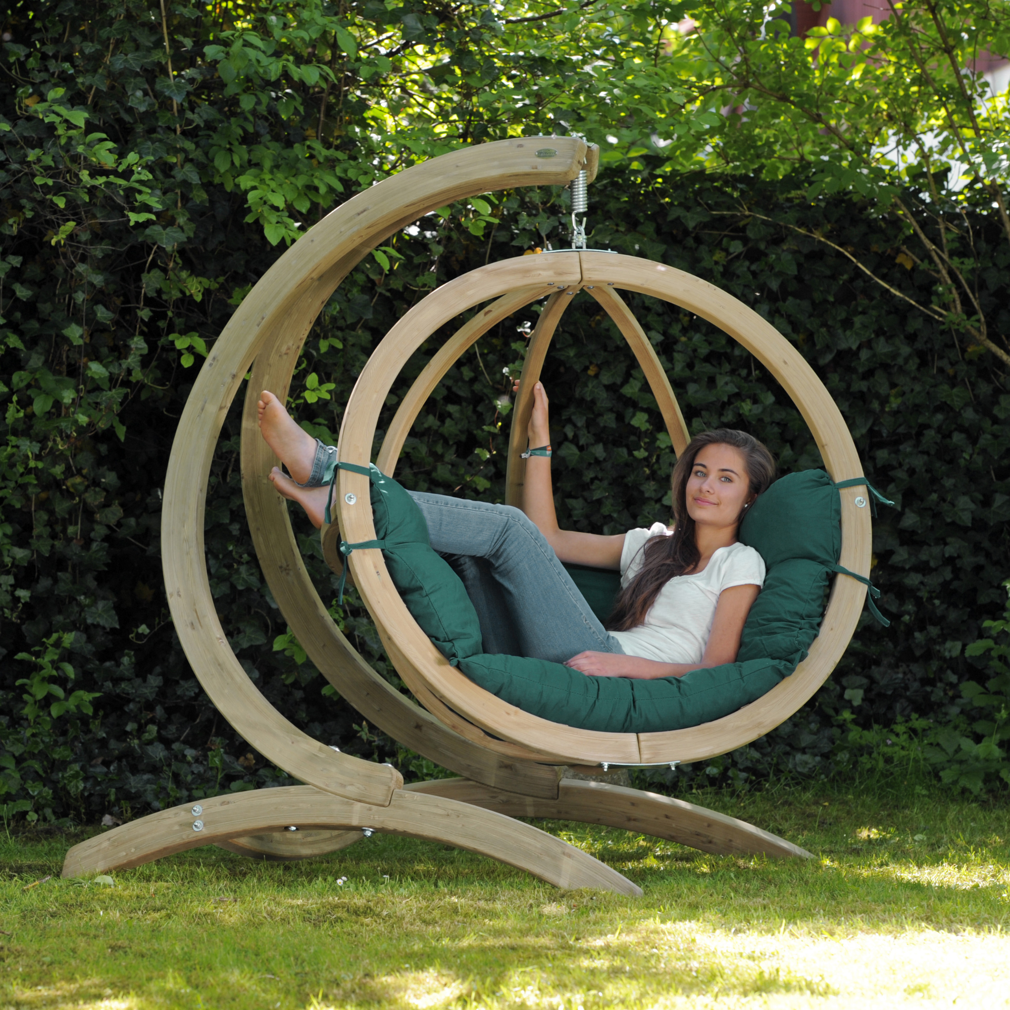 Globo Verde Hanging Chair & Stand Set